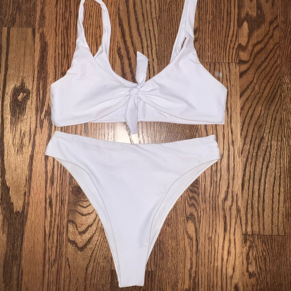 NWOT white high waisted bikini- size small